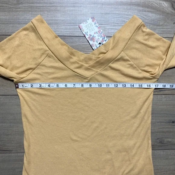 Pink Rose Womans V-Neck Long Sleeve Side‎ Slit Top  Size Large Sunnyside - Picture 2 of 10